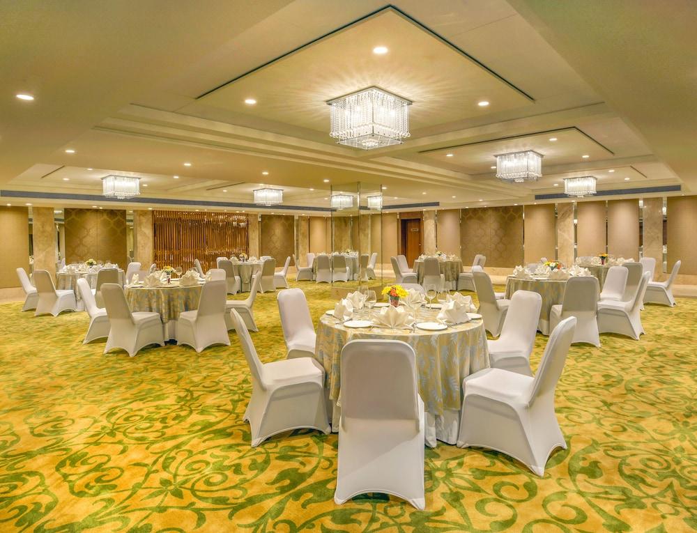 Deventure Sarovar Portico Kapashera, New Delhi Kültér fotó