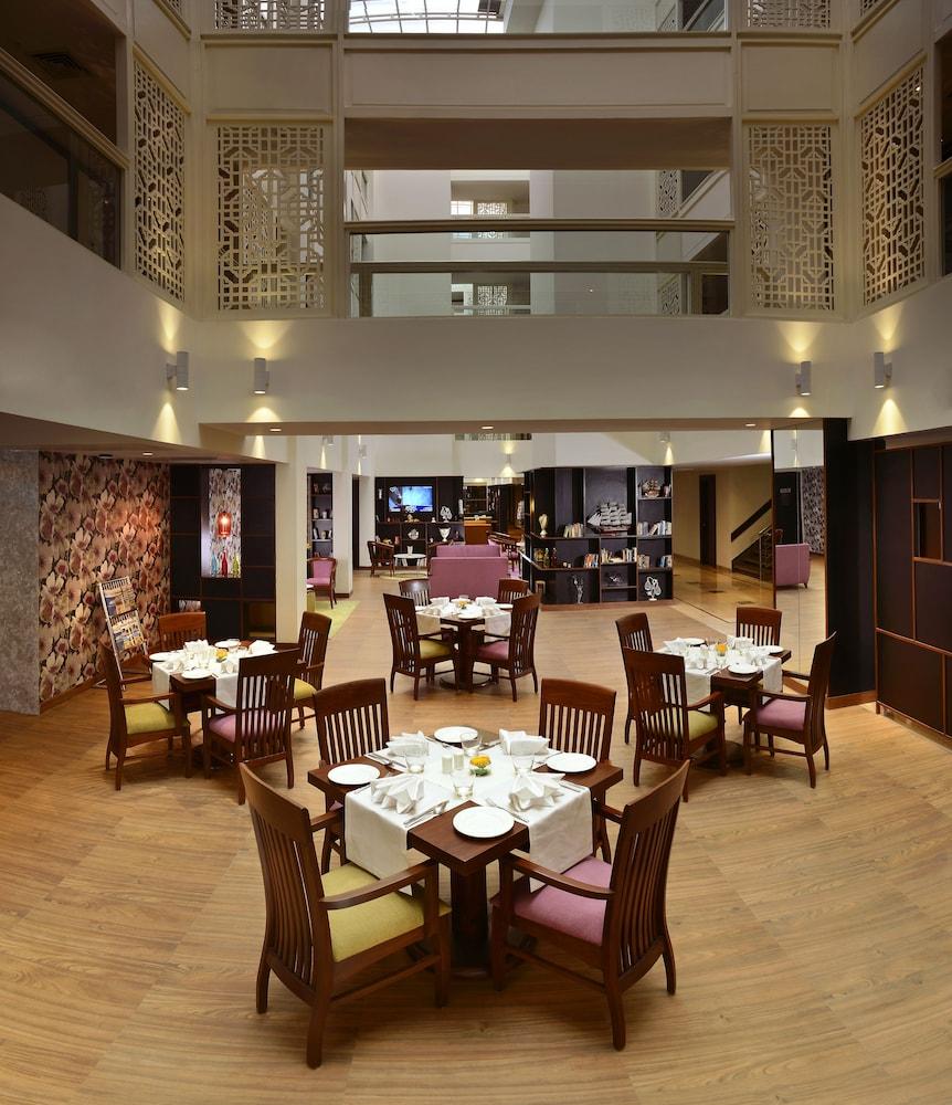 Deventure Sarovar Portico Kapashera, New Delhi Kültér fotó