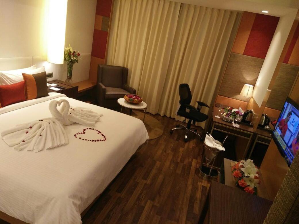 Deventure Sarovar Portico Kapashera, New Delhi Kültér fotó