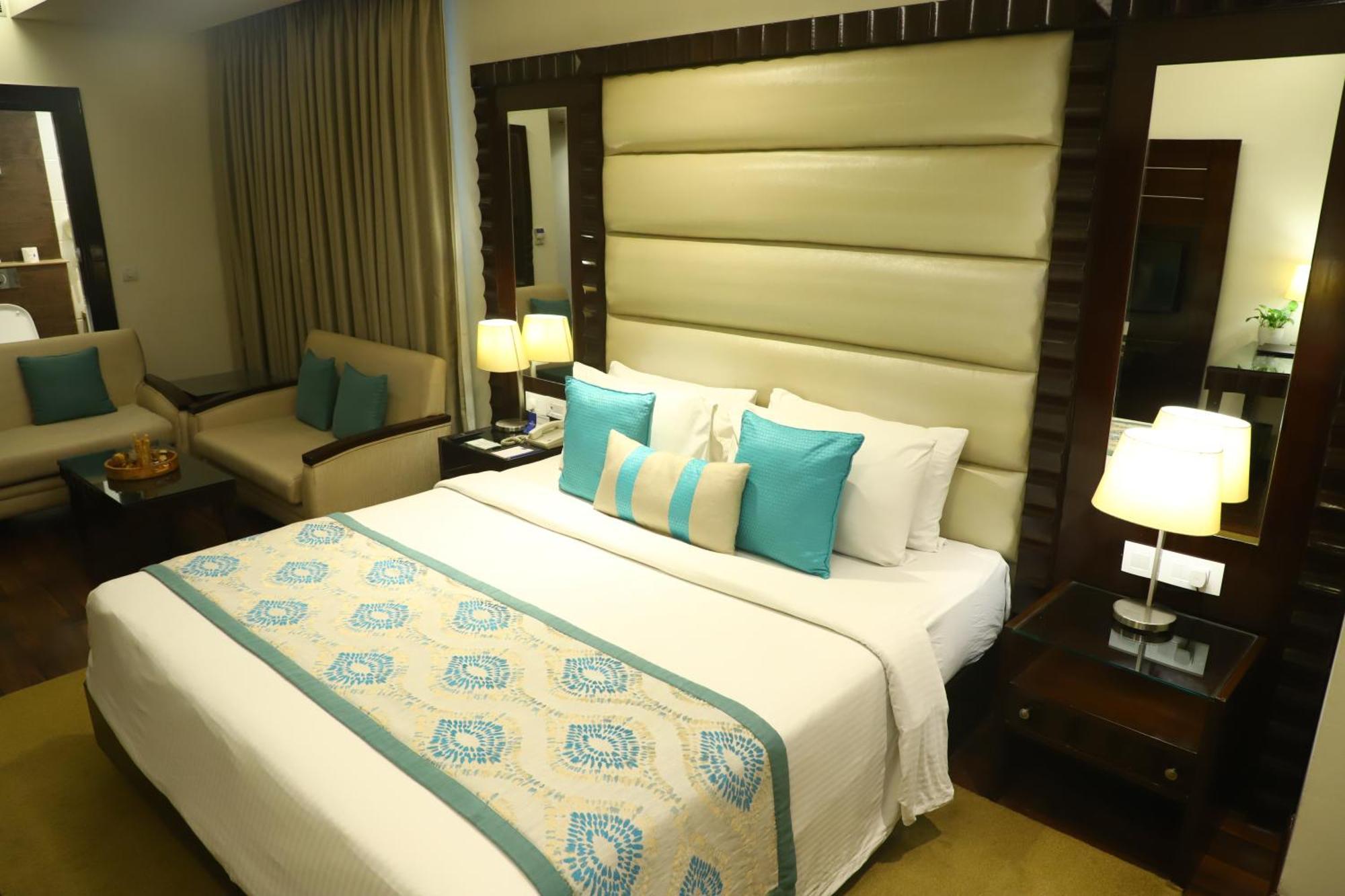 Deventure Sarovar Portico Kapashera, New Delhi Kültér fotó