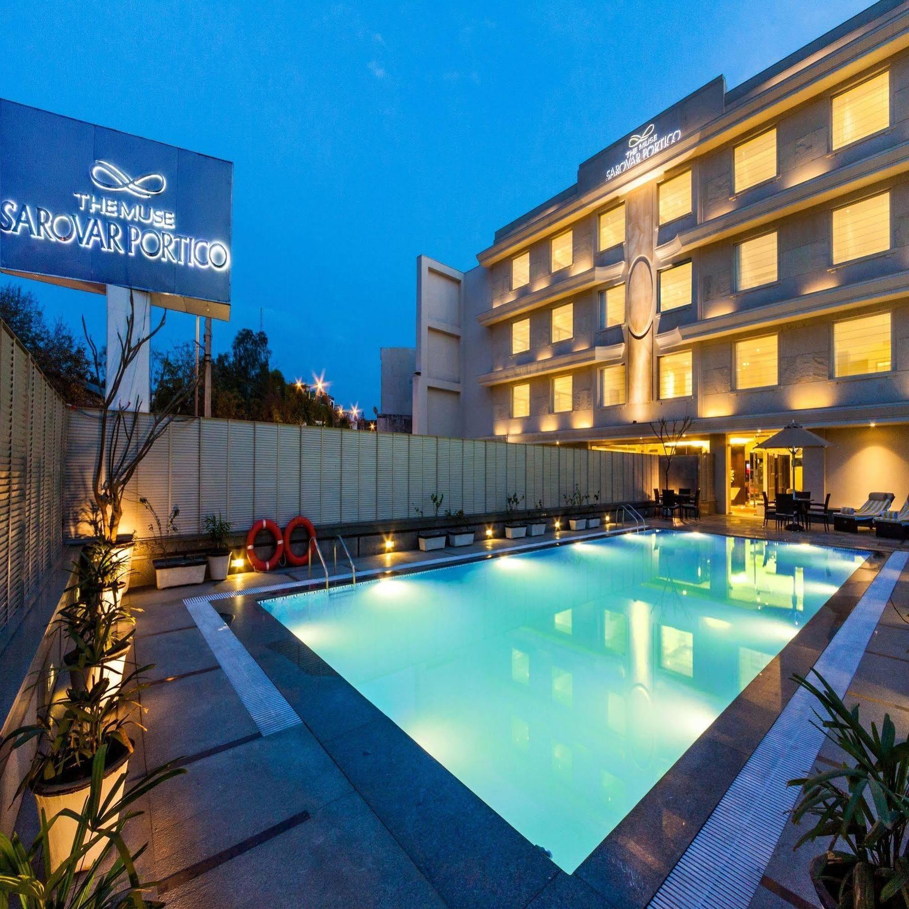 Deventure Sarovar Portico Kapashera, New Delhi Kültér fotó